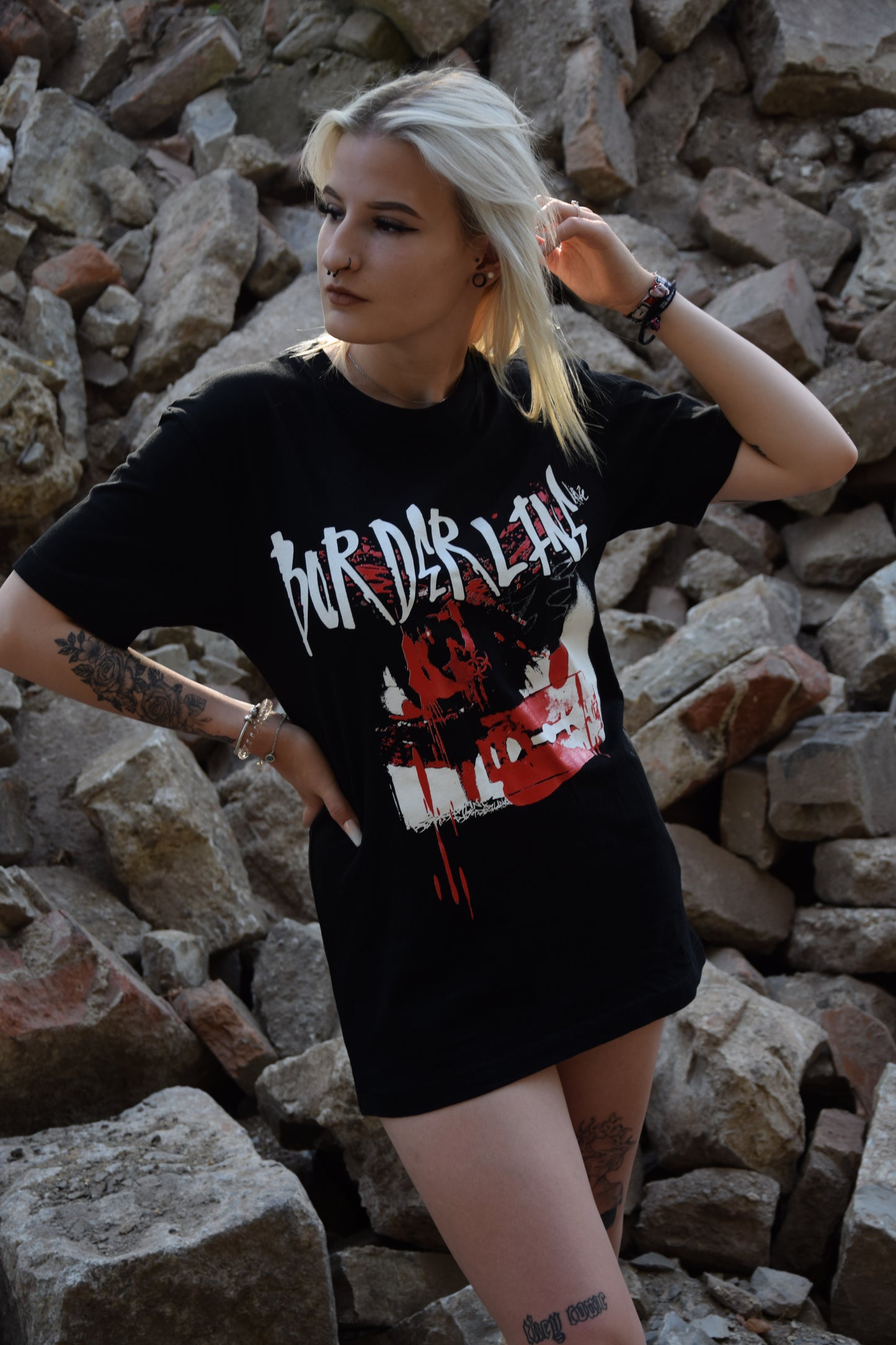 BORDERLINE BLOOD&CUT SHIRT