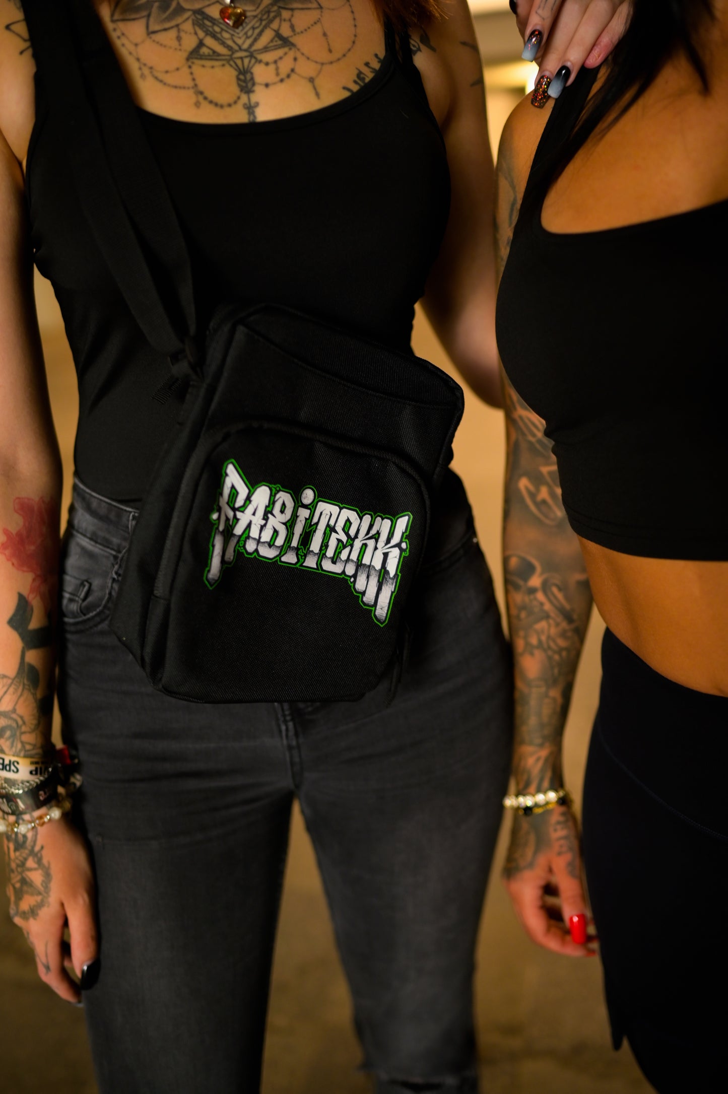 FABITEKK VENOM SIGNED UMHÄNGETASCHE