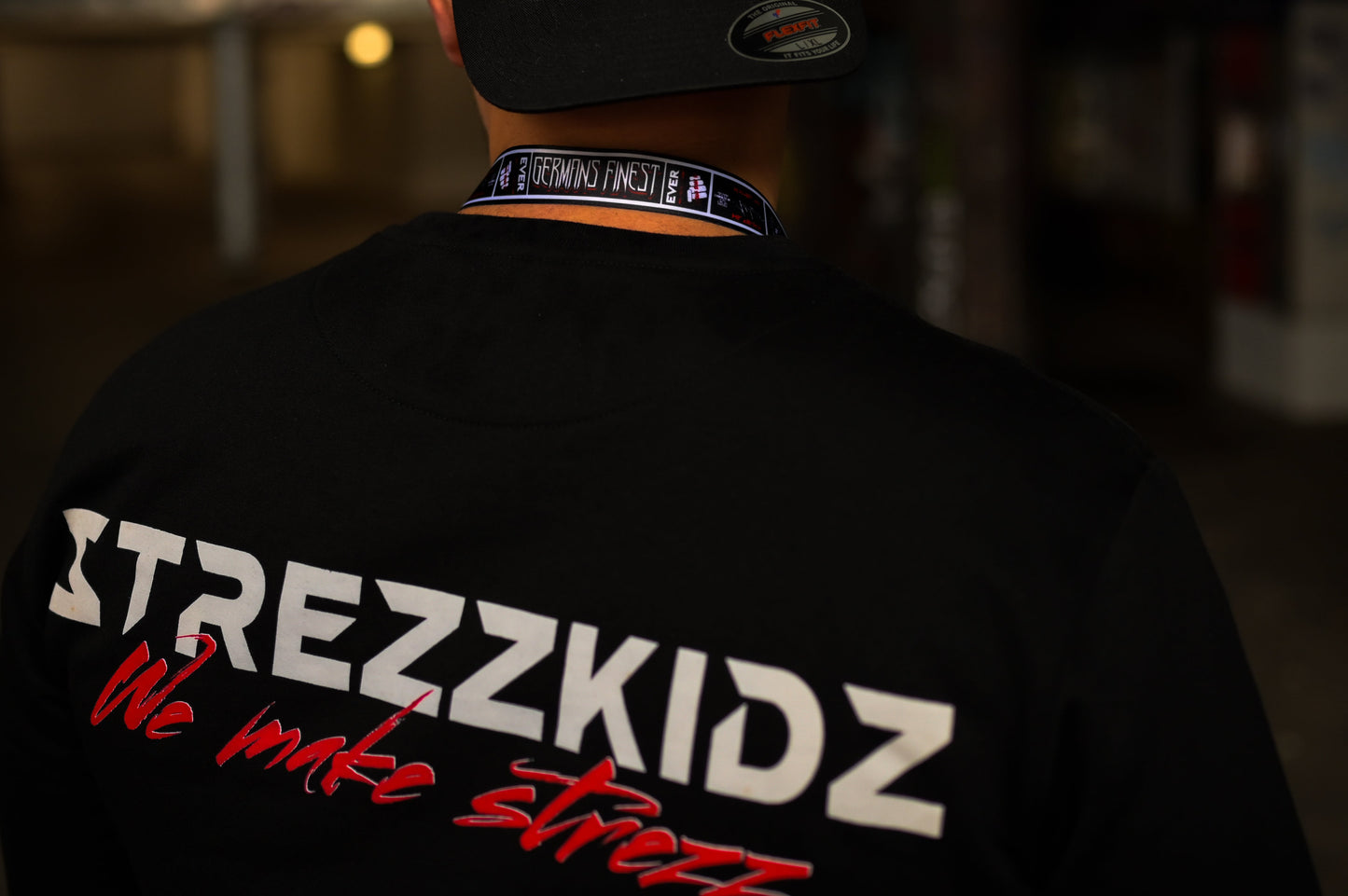 STREZZKIDZ We make strezz CREWNECK